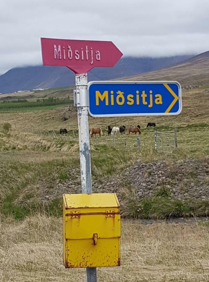 Midsitja Villa Вармахлид Екстериор снимка